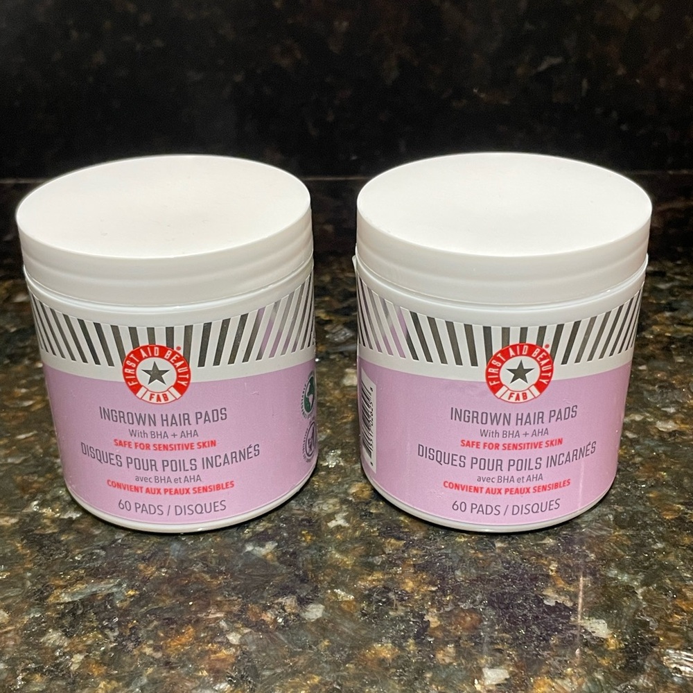 First Aid Beauty Ingrown Hair Pads with BHA + AHA